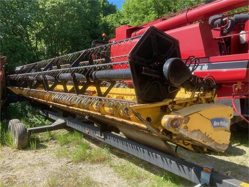 New Holland 30" Varifeed - Betakarítógép tartozék: 2 kép. New Holland 30" Varifeed - Betakarítógép tartozék: 2 kép.