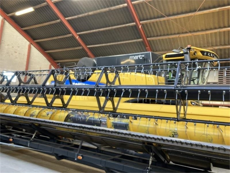 New Holland 35” Varifeed - Kombájn adapter: 3 kép. New Holland 35” Varifeed - Kombájn adapter: 3 kép.