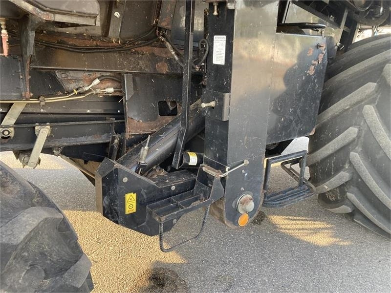 Kombájn New Holland CR 980: 14 kép. Kombájn New Holland CR 980: 14 kép.