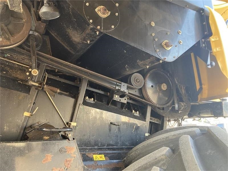 Kombájn New Holland CR 980: 15 kép. Kombájn New Holland CR 980: 15 kép.