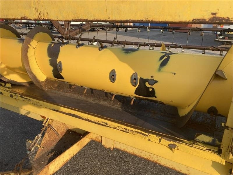 Kombájn New Holland CR 980: 7 kép. Kombájn New Holland CR 980: 7 kép.