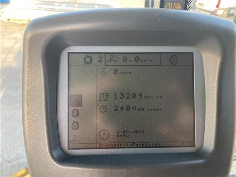 Kombájn New Holland CR 980: 11 kép. Kombájn New Holland CR 980: 11 kép.