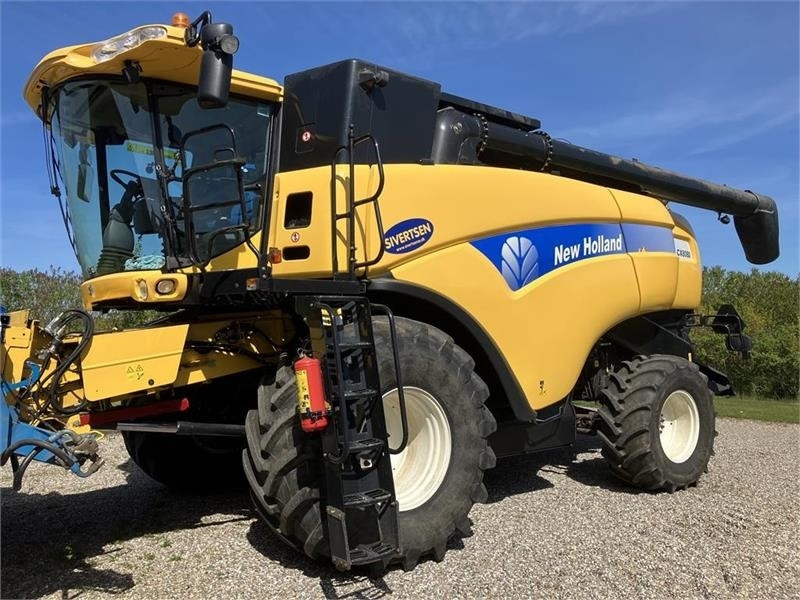 New Holland CX 8080 SLH - Kombájn: 1 kép. New Holland CX 8080 SLH - Kombájn: 1 kép.