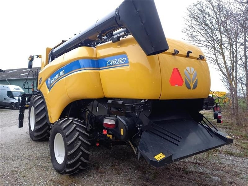 New Holland CX8.80 SLH med 25 fods Varifeed - Kombájn: 4 kép. New Holland CX8.80 SLH med 25 fods Varifeed - Kombájn: 4 kép.