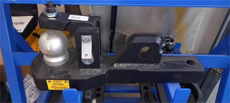 New Holland Kugletræk Til T6-7-8. - Gyorscsatlakozó: 1 kép. New Holland Kugletræk Til T6-7-8. - Gyorscsatlakozó: 1 kép.