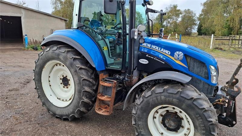 New Holland T5.115 EC - Traktor: 2 kép. New Holland T5.115 EC - Traktor: 2 kép.