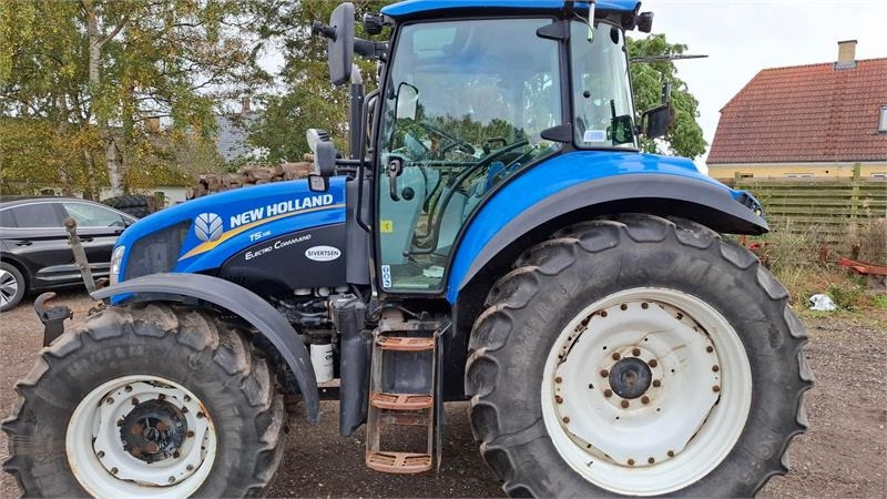 New Holland T5.115 EC - Traktor: 3 kép. New Holland T5.115 EC - Traktor: 3 kép.