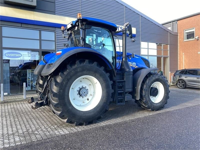 New Holland T7.315 Auto Command Ny Motor - Traktor: 2 kép. New Holland T7.315 Auto Command Ny Motor - Traktor: 2 kép.