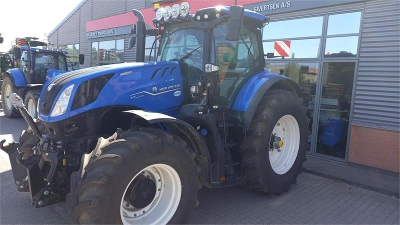 New Holland T7.315 HD - Traktor: 1 kép. New Holland T7.315 HD - Traktor: 1 kép.