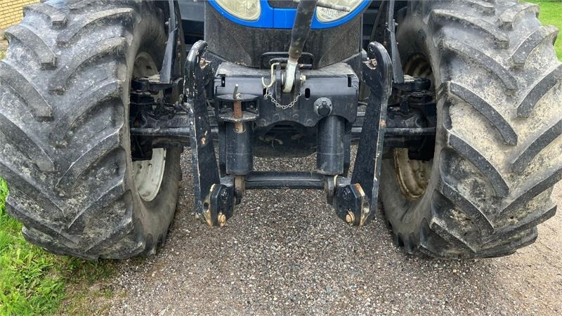 New Holland T7030 - Traktor: 3 kép. New Holland T7030 - Traktor: 3 kép.