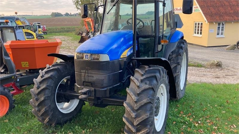 New Holland TD90D - Traktor: 2 kép. New Holland TD90D - Traktor: 2 kép.