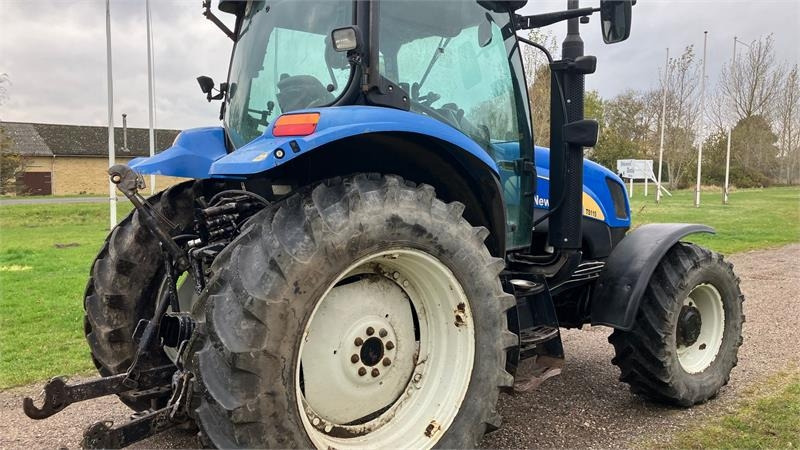 New Holland TS 115 A - Traktor: 4 kép. New Holland TS 115 A - Traktor: 4 kép.