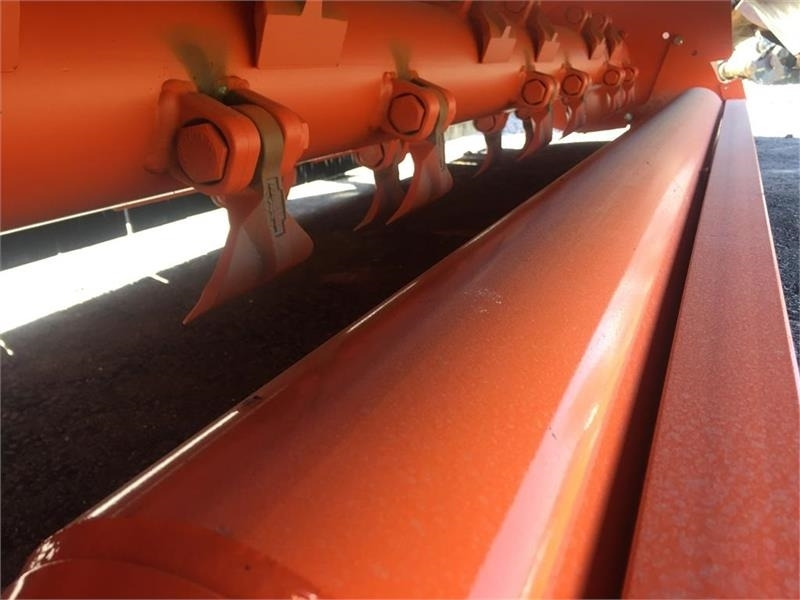 Perfect ZW-240 - Kerti fűkasza: 3 kép. Perfect ZW-240 - Kerti fűkasza: 3 kép.