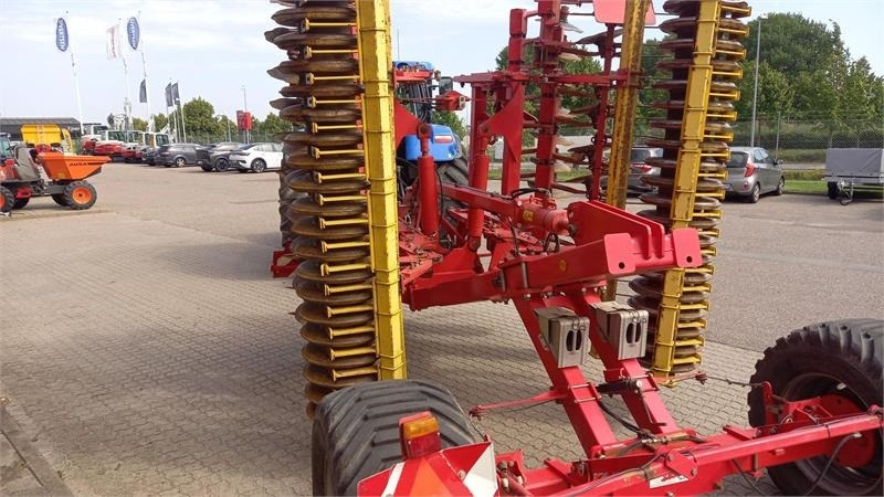 Pöttinger Terradisc 5000 T - Tárcsás borona: 5 kép. Pöttinger Terradisc 5000 T - Tárcsás borona: 5 kép.