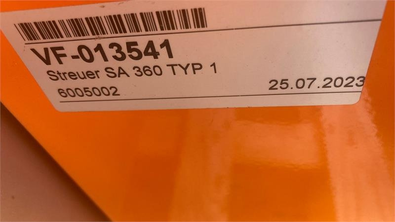 Rauch SA 360 PTO - Homok-/ Sószóró - Többcélú/ Speciális jármű: 4 kép. Rauch SA 360 PTO - Homok-/ Sószóró - Többcélú/ Speciális jármű: 4 kép.
