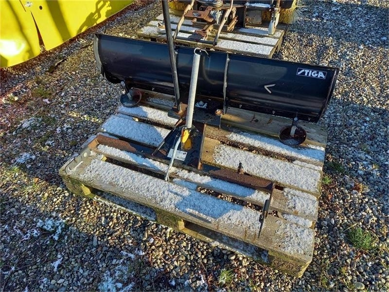 - - - Stiga 120 Cm til Stiga Park. - Hóeke - Mezőgazdasági gépek: 3 kép. - - - Stiga 120 Cm til Stiga Park. - Hóeke - Mezőgazdasági gépek: 3 kép.