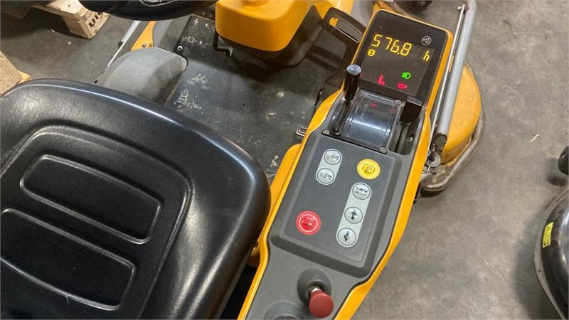 Stiga Park Pro 540IX 4WD 125 Combi Pro el. - Kerti fűkasza: 5 kép. Stiga Park Pro 540IX 4WD 125 Combi Pro el. - Kerti fűkasza: 5 kép.