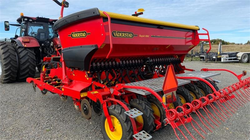 Vaderstad Rapid 400C Combi - Kombinált vetőgép: 3 kép. Vaderstad Rapid 400C Combi - Kombinált vetőgép: 3 kép.