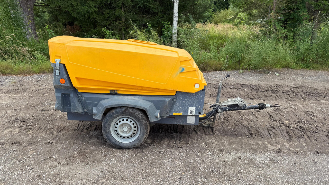 ATLAS COPCO XAS67KD - Légkompresszor: 4 kép. ATLAS COPCO XAS67KD - Légkompresszor: 4 kép.