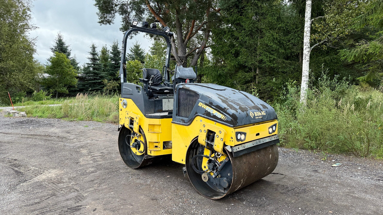 BOMAG BW 135 AD-5 - Úthenger: 2 kép. BOMAG BW 135 AD-5 - Úthenger: 2 kép.