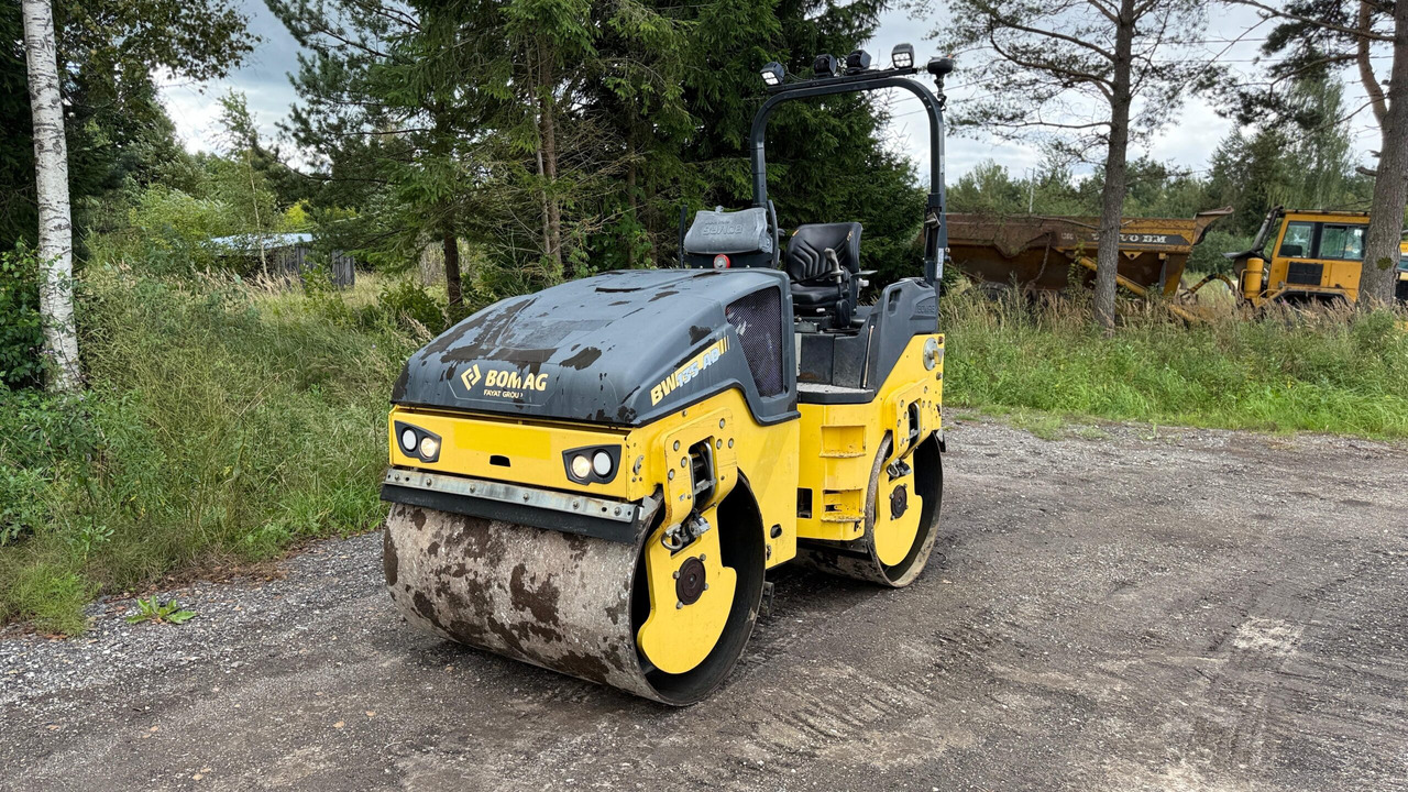 BOMAG BW 135 AD-5 - Úthenger: 1 kép. BOMAG BW 135 AD-5 - Úthenger: 1 kép.