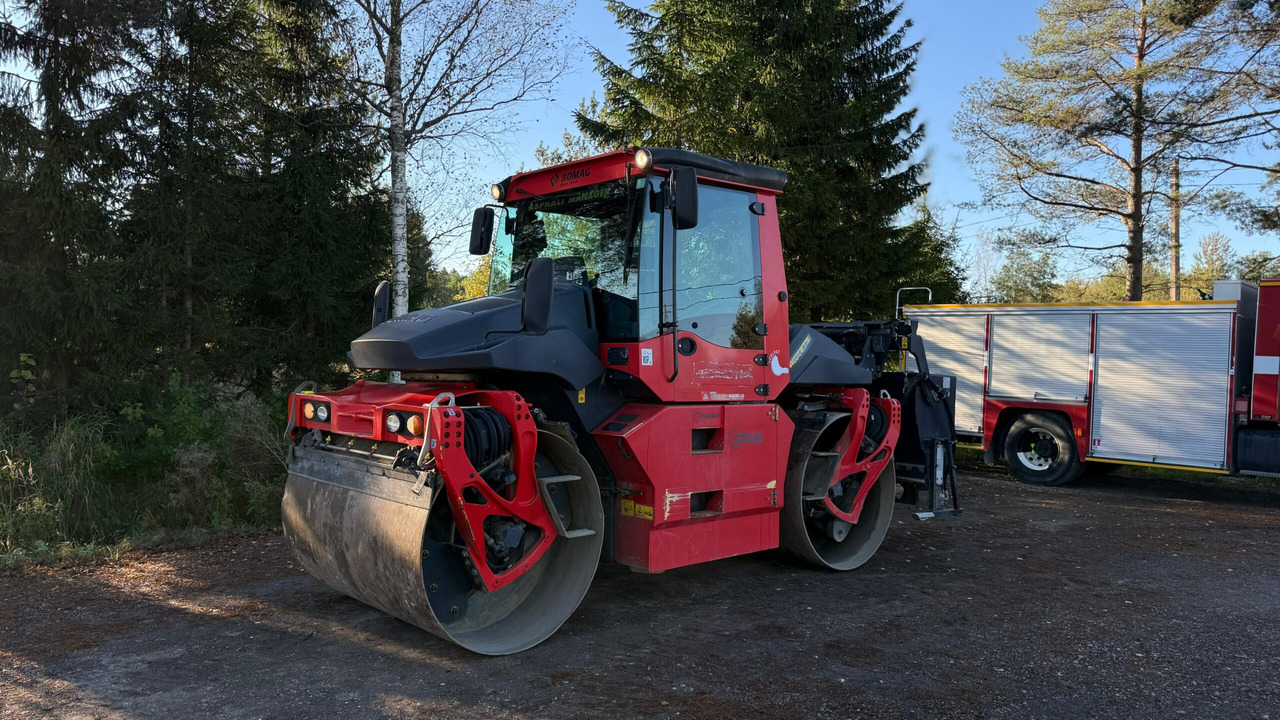 BOMAG BW 174 AP-41 AM - Úthenger: 1 kép. BOMAG BW 174 AP-41 AM - Úthenger: 1 kép.