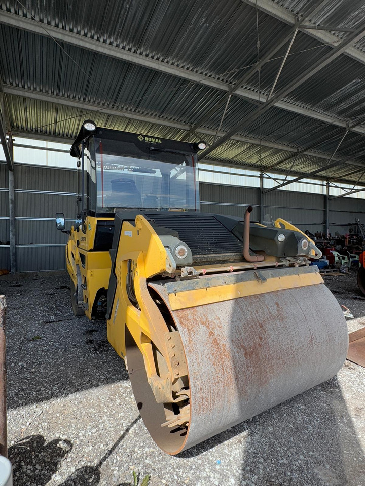 Bomag BW161 AD-5 - Úthenger: 3 kép. Bomag BW161 AD-5 - Úthenger: 3 kép.