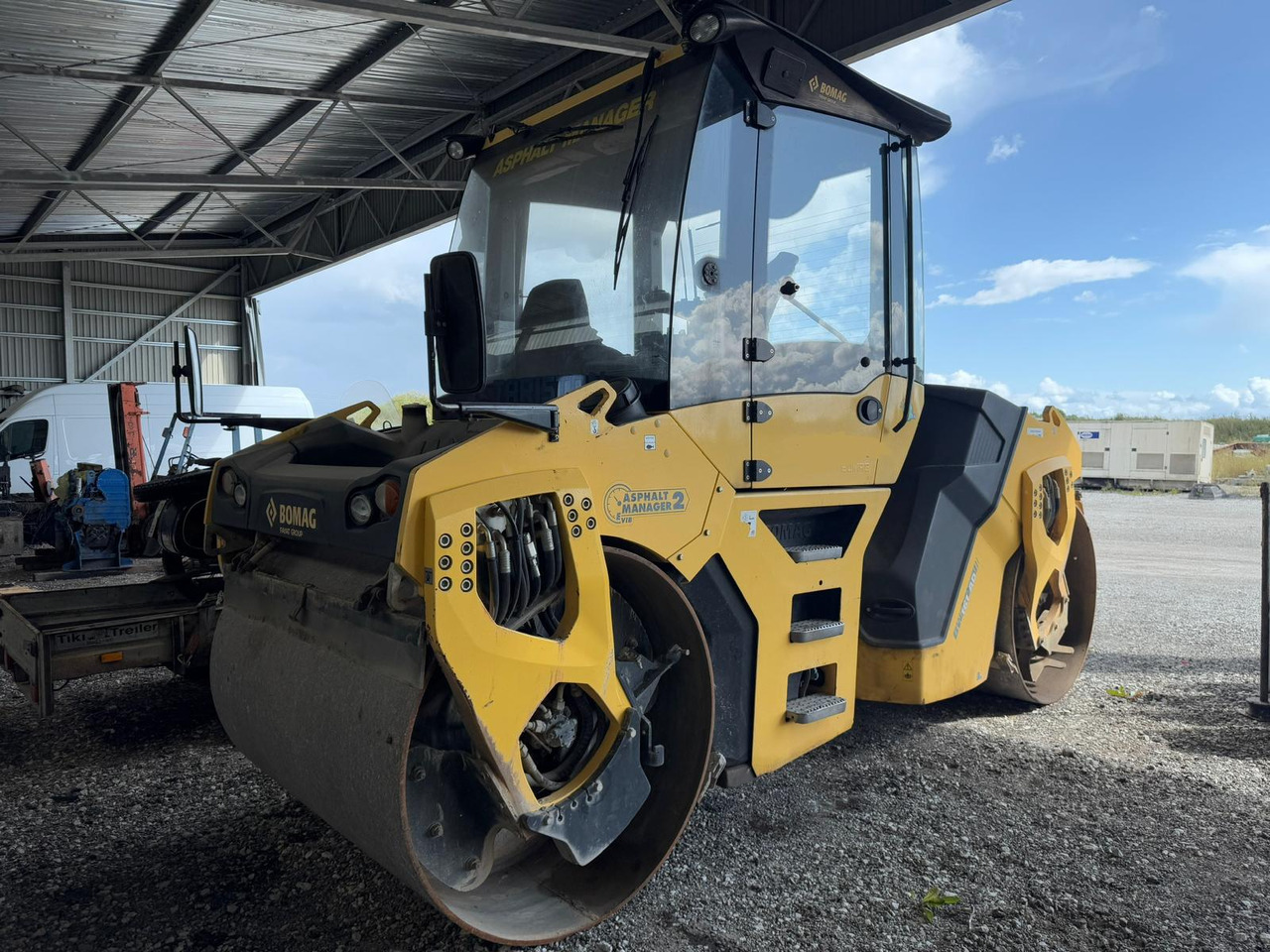 Bomag BW161 AD-5 - Úthenger: 1 kép. Bomag BW161 AD-5 - Úthenger: 1 kép.