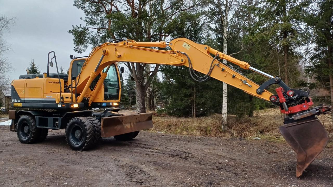 Gumikerekes kotró Hyundai Robex 140W-9A: 8 kép.