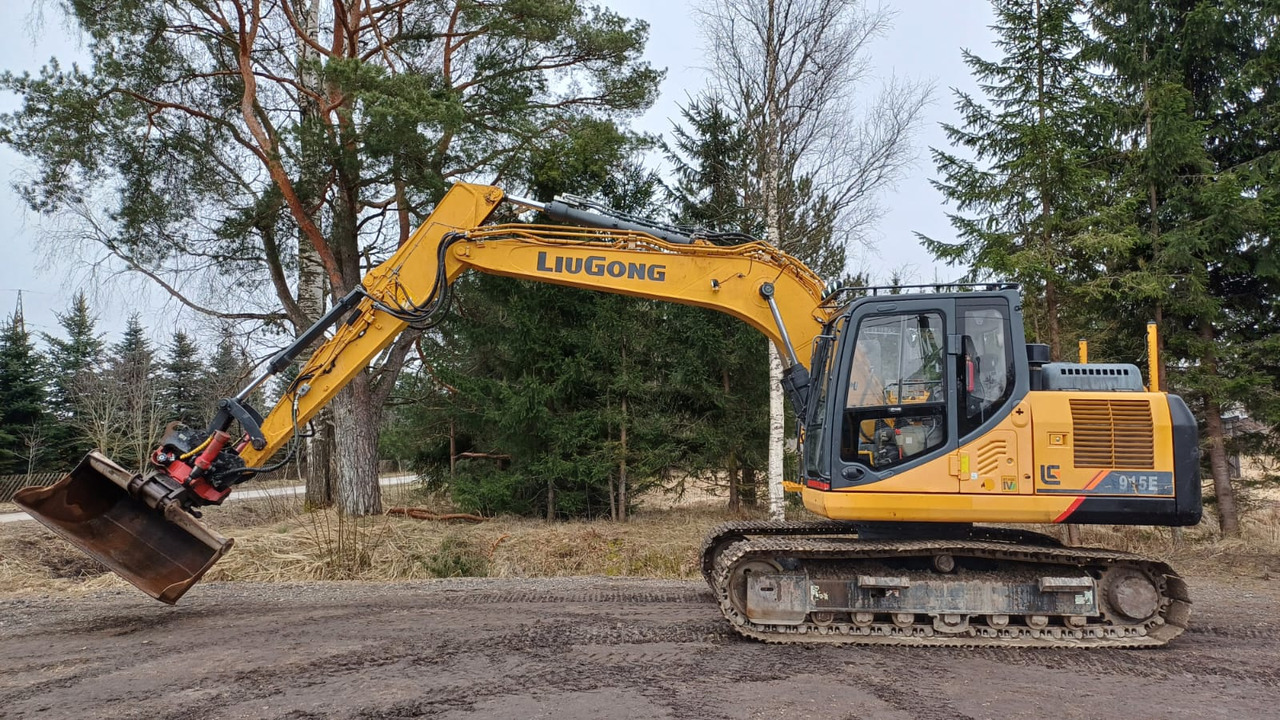 LiuGong CLG915E - Lánctalpas kotró: 2 kép. LiuGong CLG915E - Lánctalpas kotró: 2 kép.