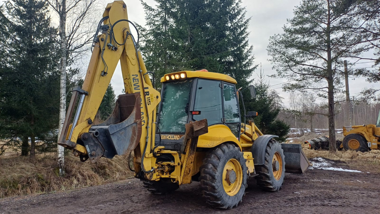 New Holland LB115-4PS - Kotrórakodó: 4 kép. New Holland LB115-4PS - Kotrórakodó: 4 kép.