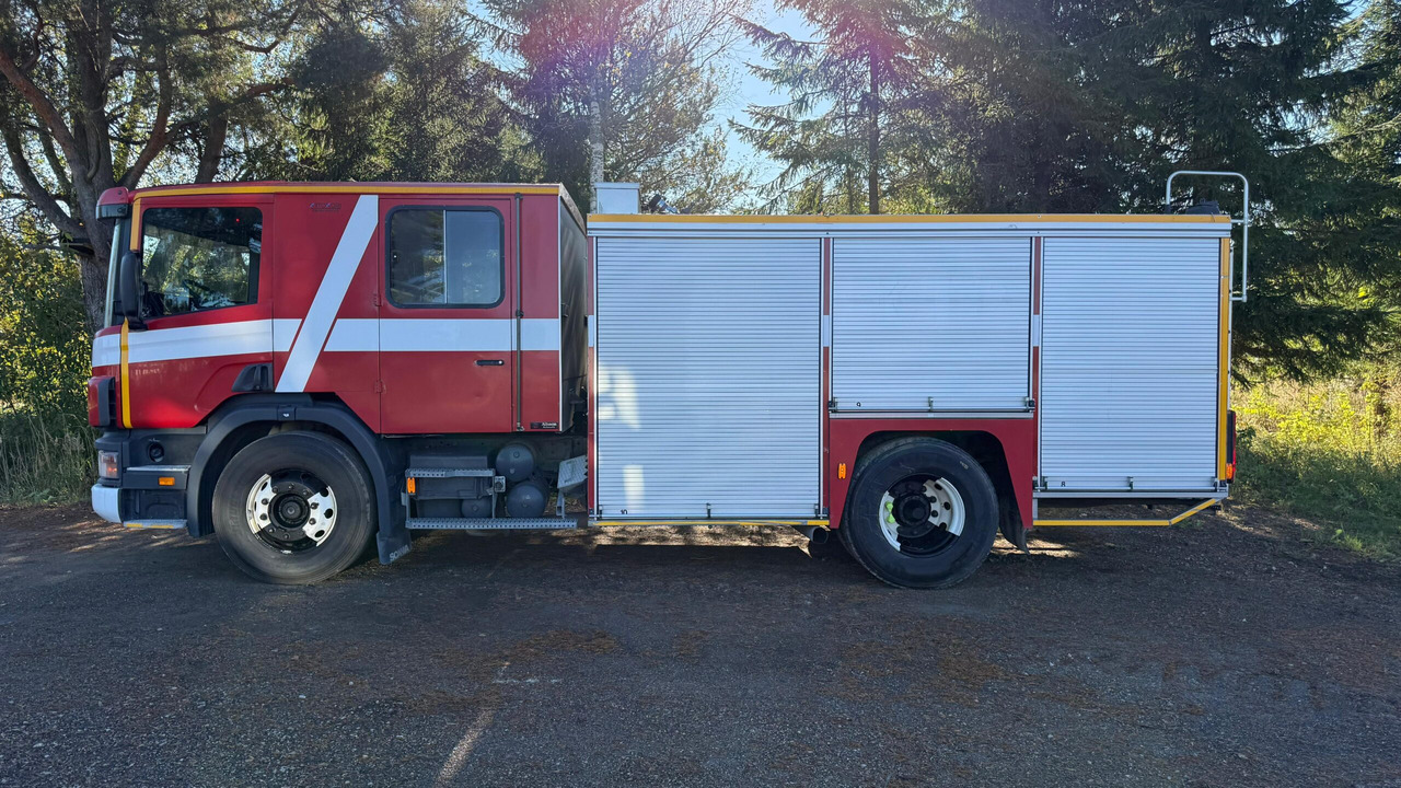SCANIA P94 - Tűzoltóautó: 2 kép. SCANIA P94 - Tűzoltóautó: 2 kép.