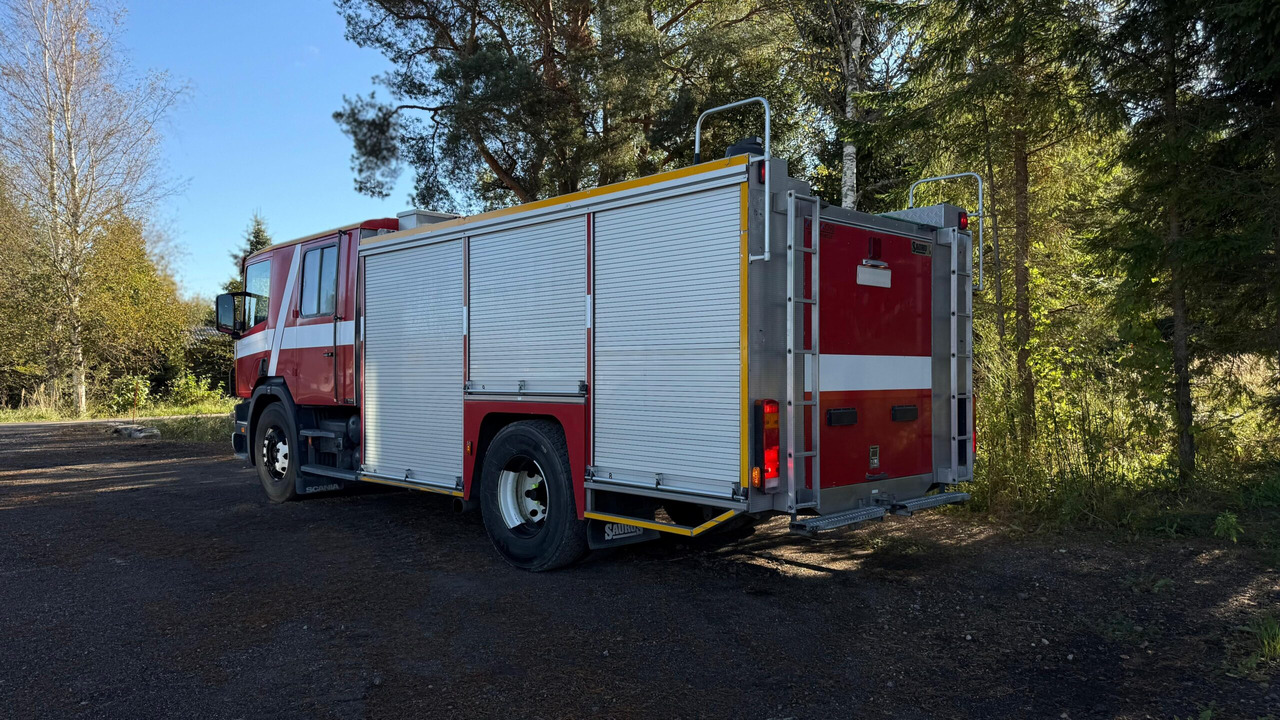 SCANIA P94 - Tűzoltóautó: 4 kép. SCANIA P94 - Tűzoltóautó: 4 kép.