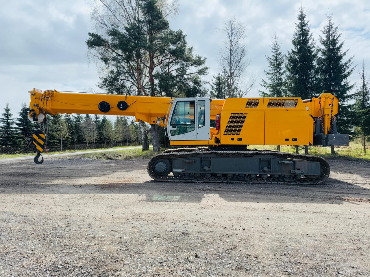 SENNEBOGEN 683HD - Lánctalpas daru: 2 kép. SENNEBOGEN 683HD - Lánctalpas daru: 2 kép.