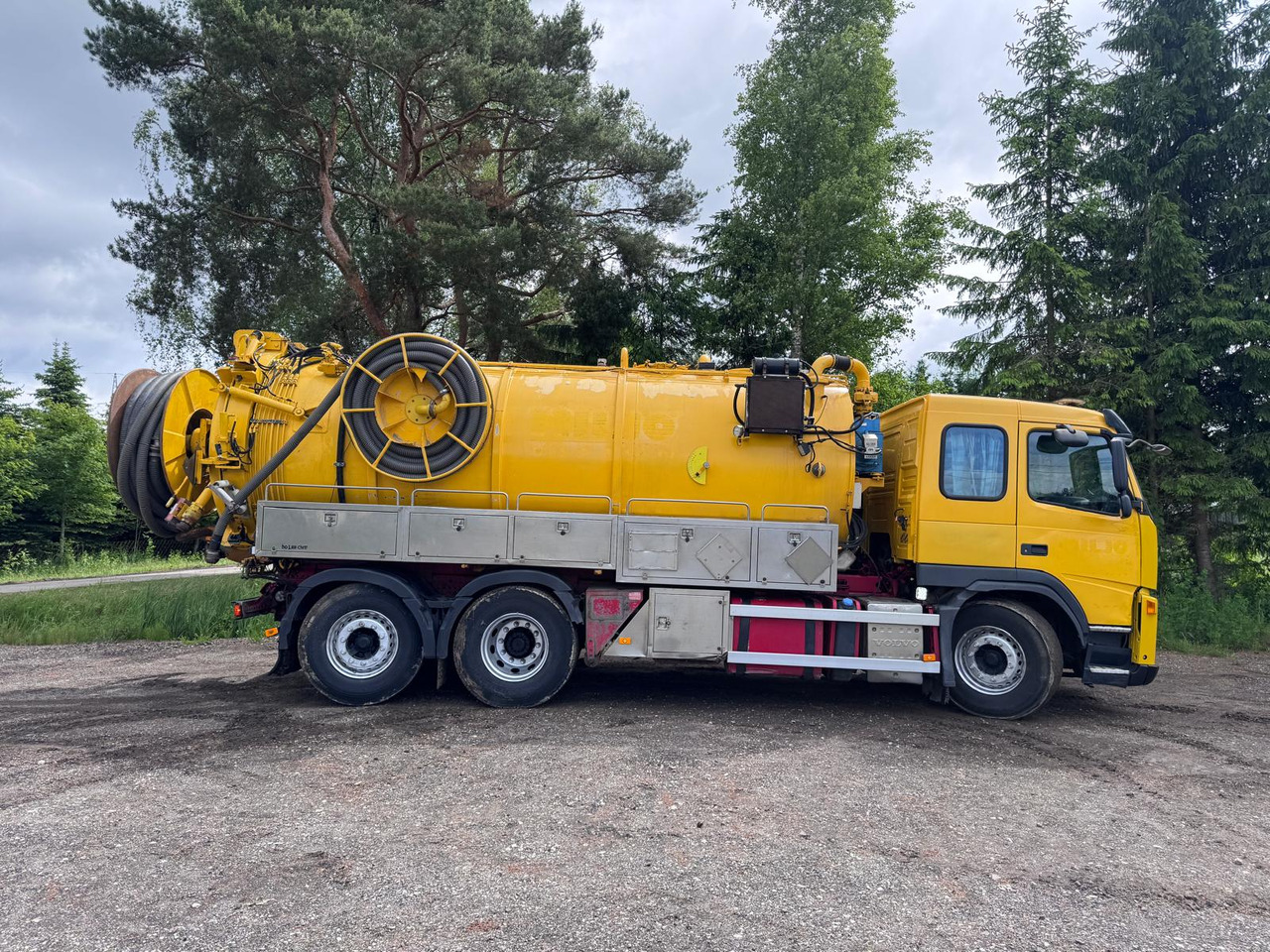 VOLVO FM 460 ADR - Szippantós autó: 5 kép. VOLVO FM 460 ADR - Szippantós autó: 5 kép.