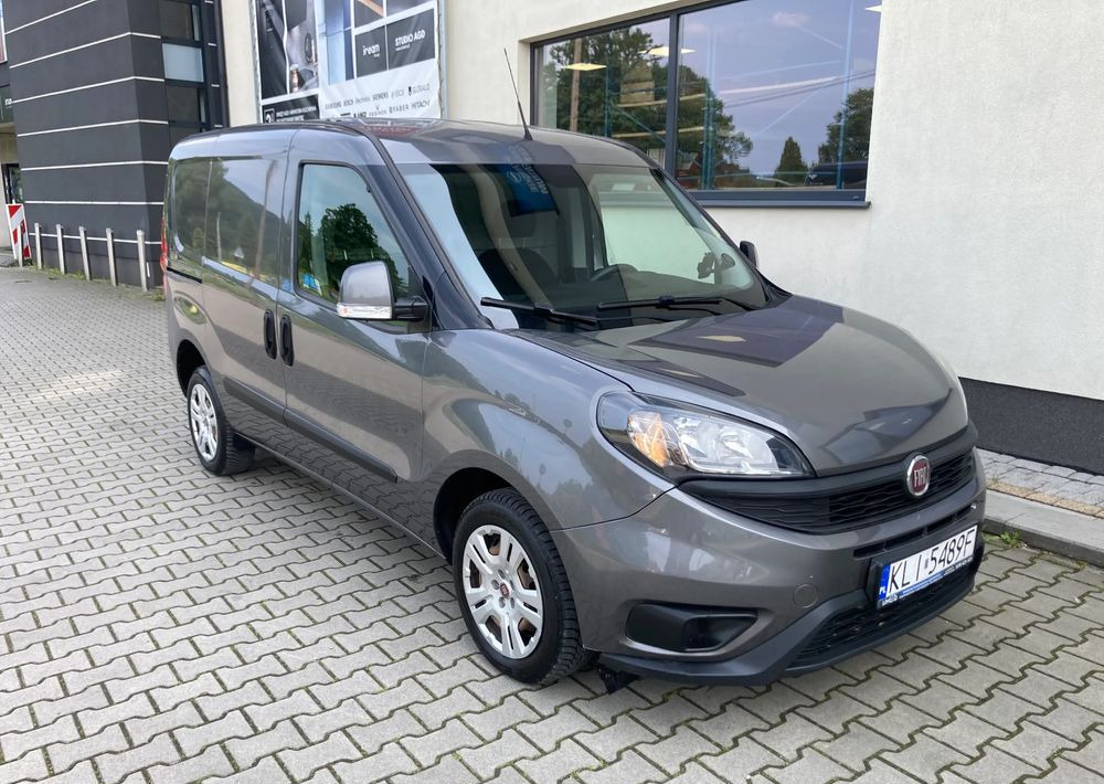 Fiat FIAT DOBLO 3 OSOBOWY krótki parnter berlingo - Furgon: 2 kép. Fiat FIAT DOBLO 3 OSOBOWY krótki parnter berlingo - Furgon: 2 kép.