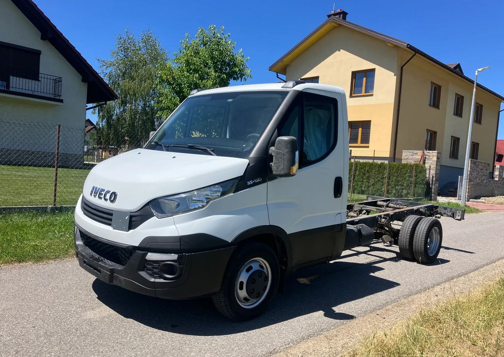 Iveco DAILY 35C13 ramo do zabudowy kiper wywrotka - Alvaz teherautó: 1 kép. Iveco DAILY 35C13 ramo do zabudowy kiper wywrotka - Alvaz teherautó: 1 kép.