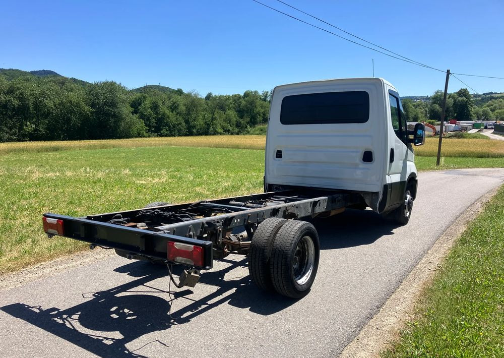 Iveco DAILY 35C13 ramo do zabudowy kiper wywrotka - Alvaz teherautó: 3 kép. Iveco DAILY 35C13 ramo do zabudowy kiper wywrotka - Alvaz teherautó: 3 kép.