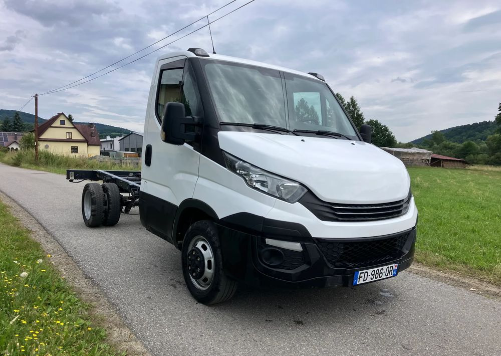 Iveco DAILY 35C14 ramo do zabudowy kiper wywrotka - Alvaz teherautó: 2 kép. Iveco DAILY 35C14 ramo do zabudowy kiper wywrotka - Alvaz teherautó: 2 kép.