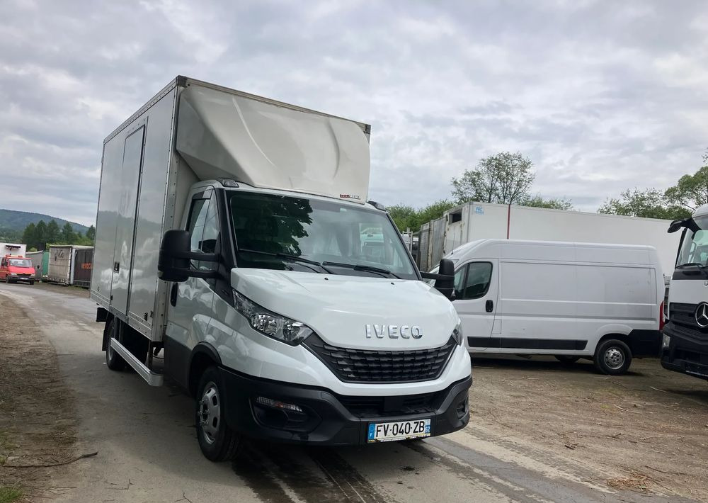 Iveco DAILY 35C16 kontener kurierka 3.0 silnik - Dobozos kisteherautó: 2 kép. Iveco DAILY 35C16 kontener kurierka 3.0 silnik - Dobozos kisteherautó: 2 kép.