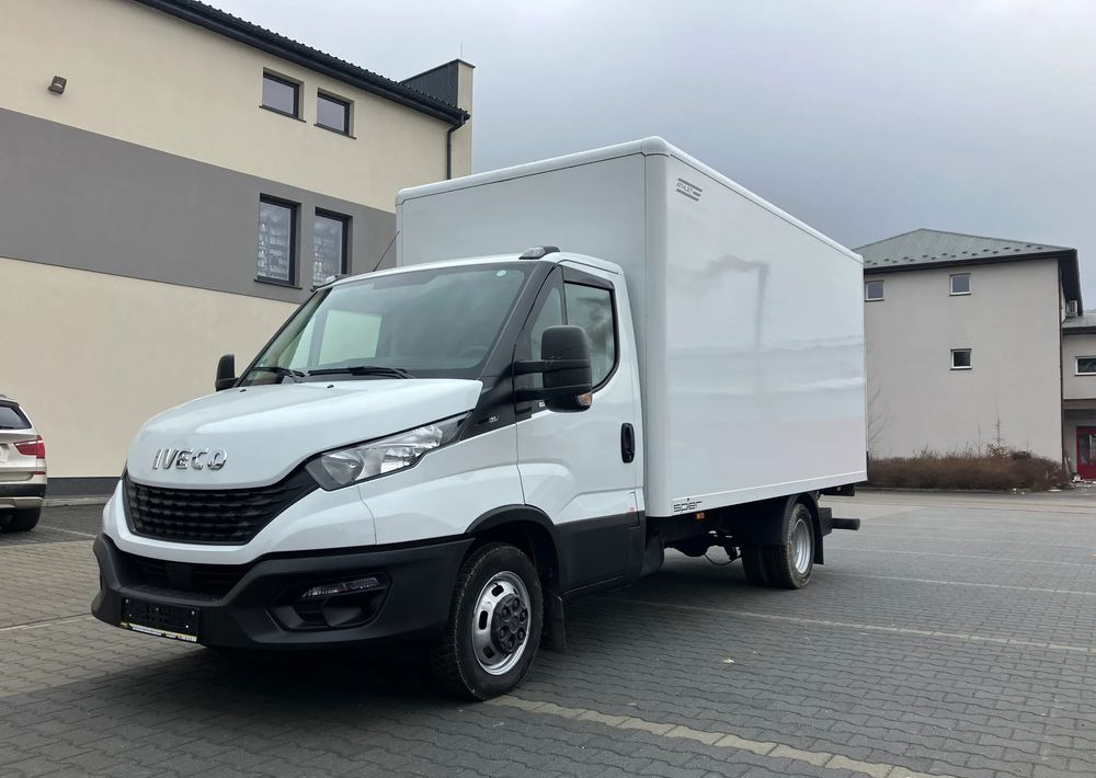 Iveco DAILY 35C16 kontener kurierka winda STAN PERFEKCYJNY - Dobozos kisteherautó: 1 kép. Iveco DAILY 35C16 kontener kurierka winda STAN PERFEKCYJNY - Dobozos kisteherautó: 1 kép.