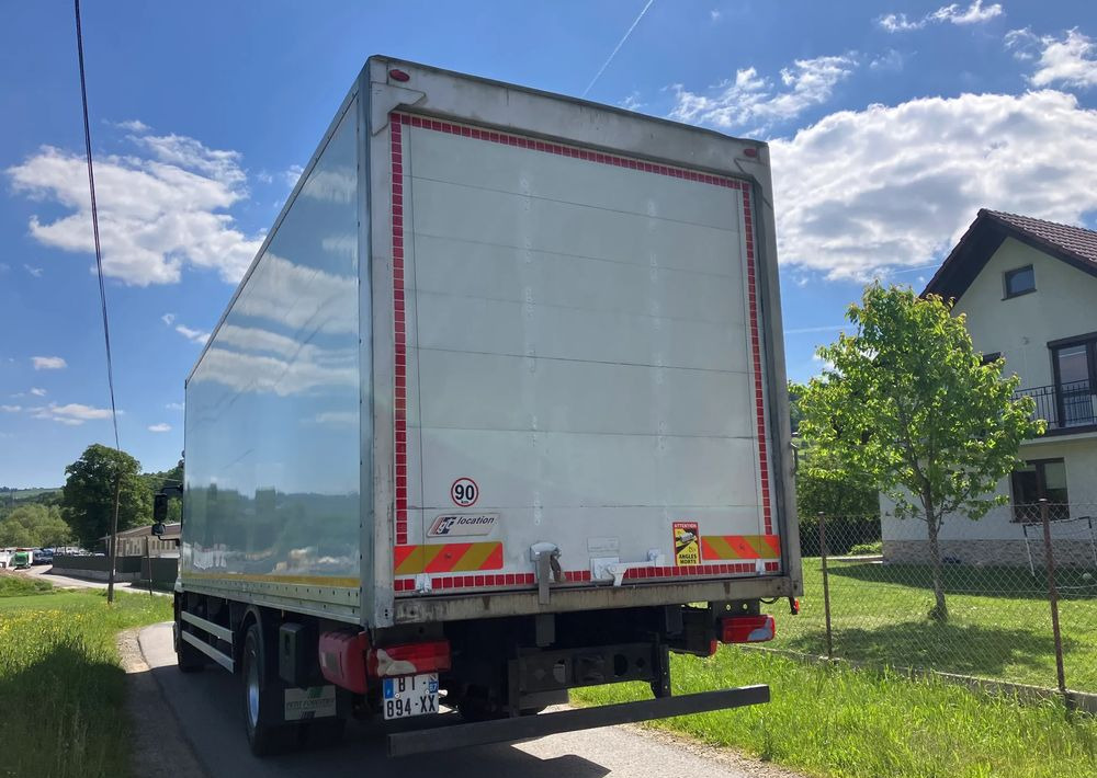 MAN MAN TGM 18.290 KURIERKA KONTENER 20 PALET SYPIALKA - Dobozos felépítményű teherautó: 5 kép. MAN MAN TGM 18.290 KURIERKA KONTENER 20 PALET SYPIALKA - Dobozos felépítményű teherautó: 5 kép.