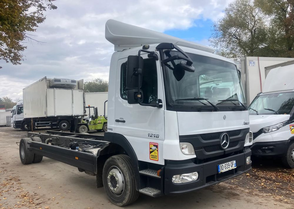 Mercedes-Benz Mercedes Atego 1218 Rama do zabudowy kiper beczka hakowiec laweta - Alvaz teherautó: 2 kép. Mercedes-Benz Mercedes Atego 1218 Rama do zabudowy kiper beczka hakowiec laweta - Alvaz teherautó: 2 kép.
