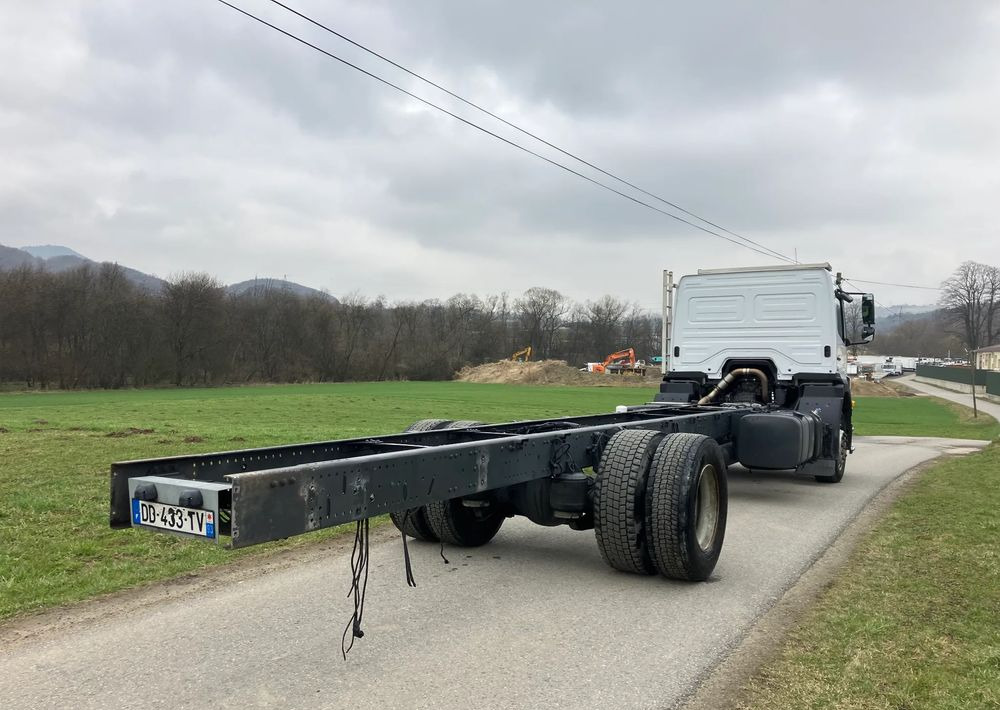 Mercedes-Benz Mercedes Axor 1829 Rama do zabudowy kiper beczka hakowiec laweta - Alvaz teherautó: 4 kép. Mercedes-Benz Mercedes Axor 1829 Rama do zabudowy kiper beczka hakowiec laweta - Alvaz teherautó: 4 kép.