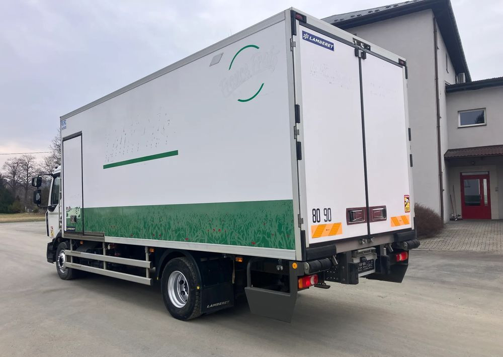 Renault Renault Gama D 250 chłodnia izoterma 16 PALET - Hűtős teherautó: 4 kép. Renault Renault Gama D 250 chłodnia izoterma 16 PALET - Hűtős teherautó: 4 kép.