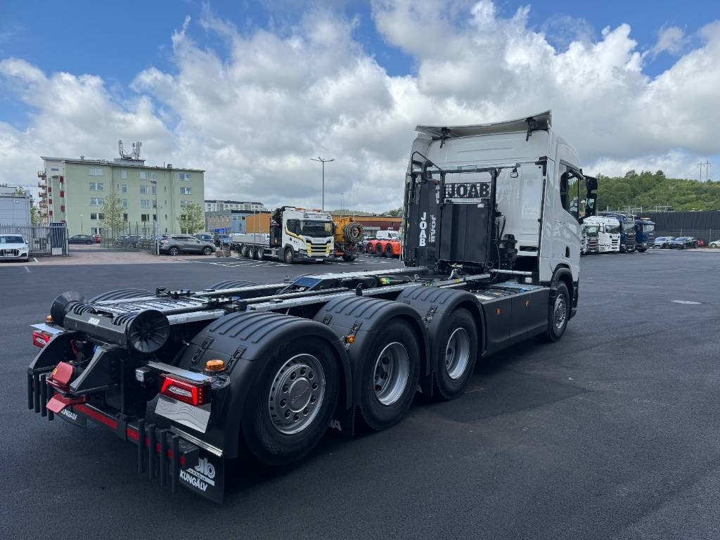 Scania R 560 8x4*4 Joab 24 Lastväxlare - Horgos rakodó teherautó: 5 kép. Scania R 560 8x4*4 Joab 24 Lastväxlare - Horgos rakodó teherautó: 5 kép.