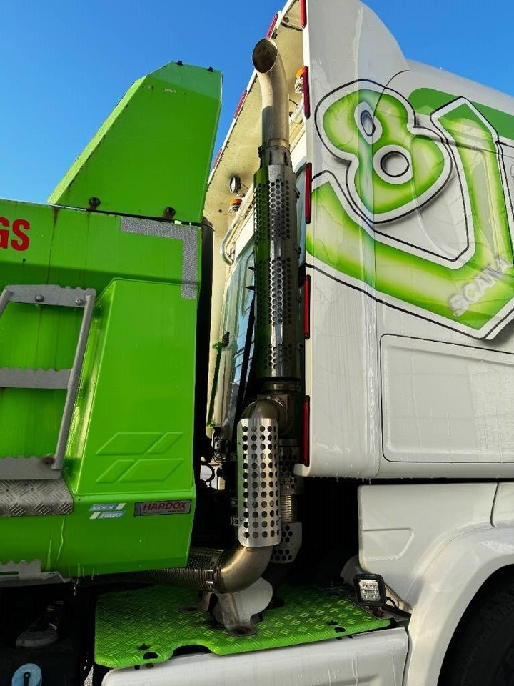 Scania R520LB8x4*4 - Billenőplatós teherautó: 4 kép. Scania R520LB8x4*4 - Billenőplatós teherautó: 4 kép.
