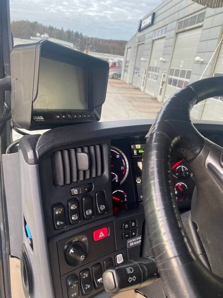 Scania R580lb8x4*4hna  - Horgos rakodó teherautó: 5 kép. Scania R580lb8x4*4hna  - Horgos rakodó teherautó: 5 kép.