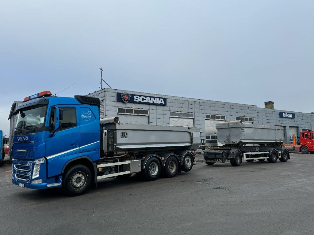 Volvo FH 540 8x4 SLP Automatkassett ekipage - Billenőplatós teherautó: 1 kép. Volvo FH 540 8x4 SLP Automatkassett ekipage - Billenőplatós teherautó: 1 kép.
