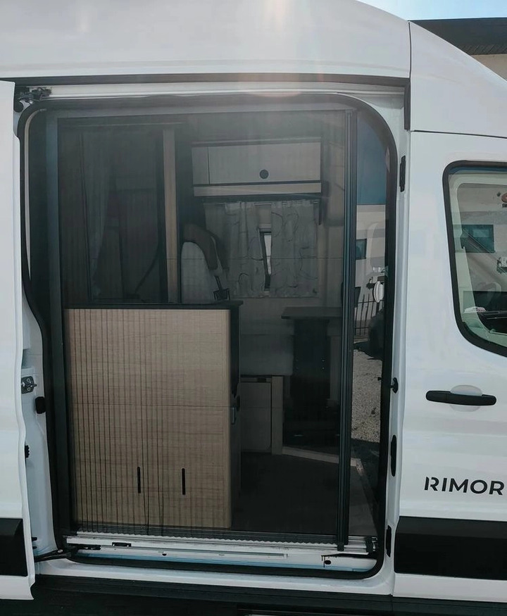 FORD Rimor NEW Ford Van 238 Truma Diesel Roller Shutters Remis AUTOMAT - Kempingautó: 5 kép. FORD Rimor NEW Ford Van 238 Truma Diesel Roller Shutters Remis AUTOMAT - Kempingautó: 5 kép.